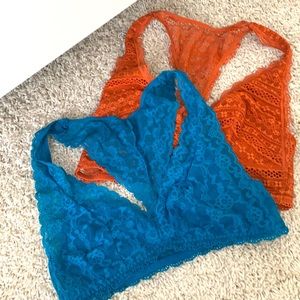 2 Victoria’s Secret bralettes